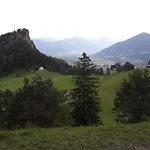Spezielle Heidi Nyaraló *